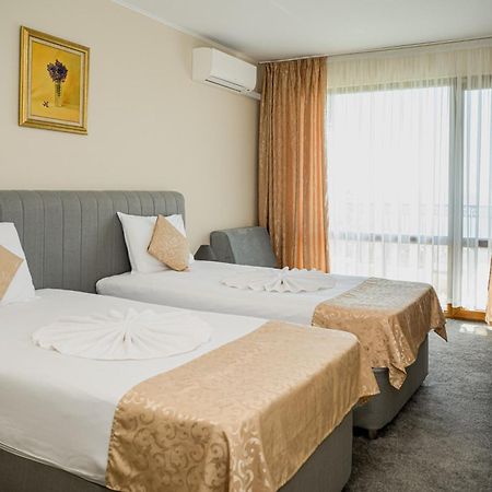 Paradise Hotel & Relax Center Pomorie Buitenkant foto