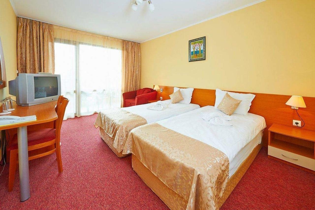 Paradise Hotel & Relax Center Pomorie Buitenkant foto