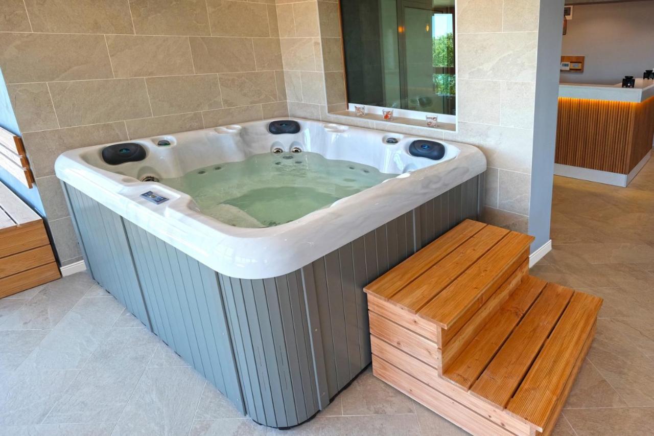 Paradise Hotel & Relax Center Pomorie Buitenkant foto