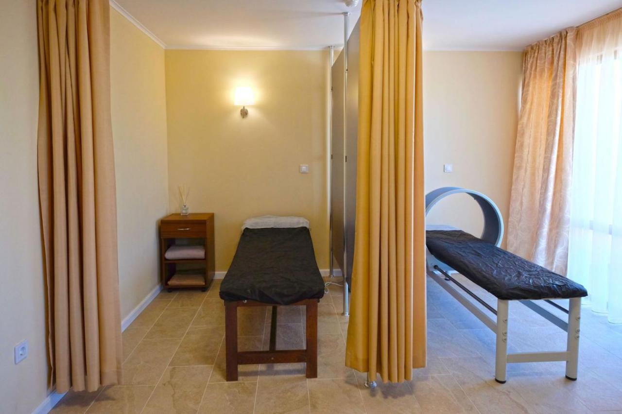 Paradise Hotel & Relax Center Pomorie Buitenkant foto