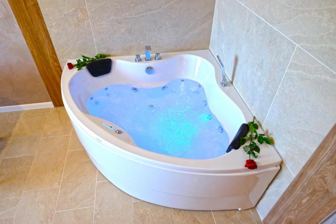 Paradise Hotel & Relax Center Pomorie Buitenkant foto