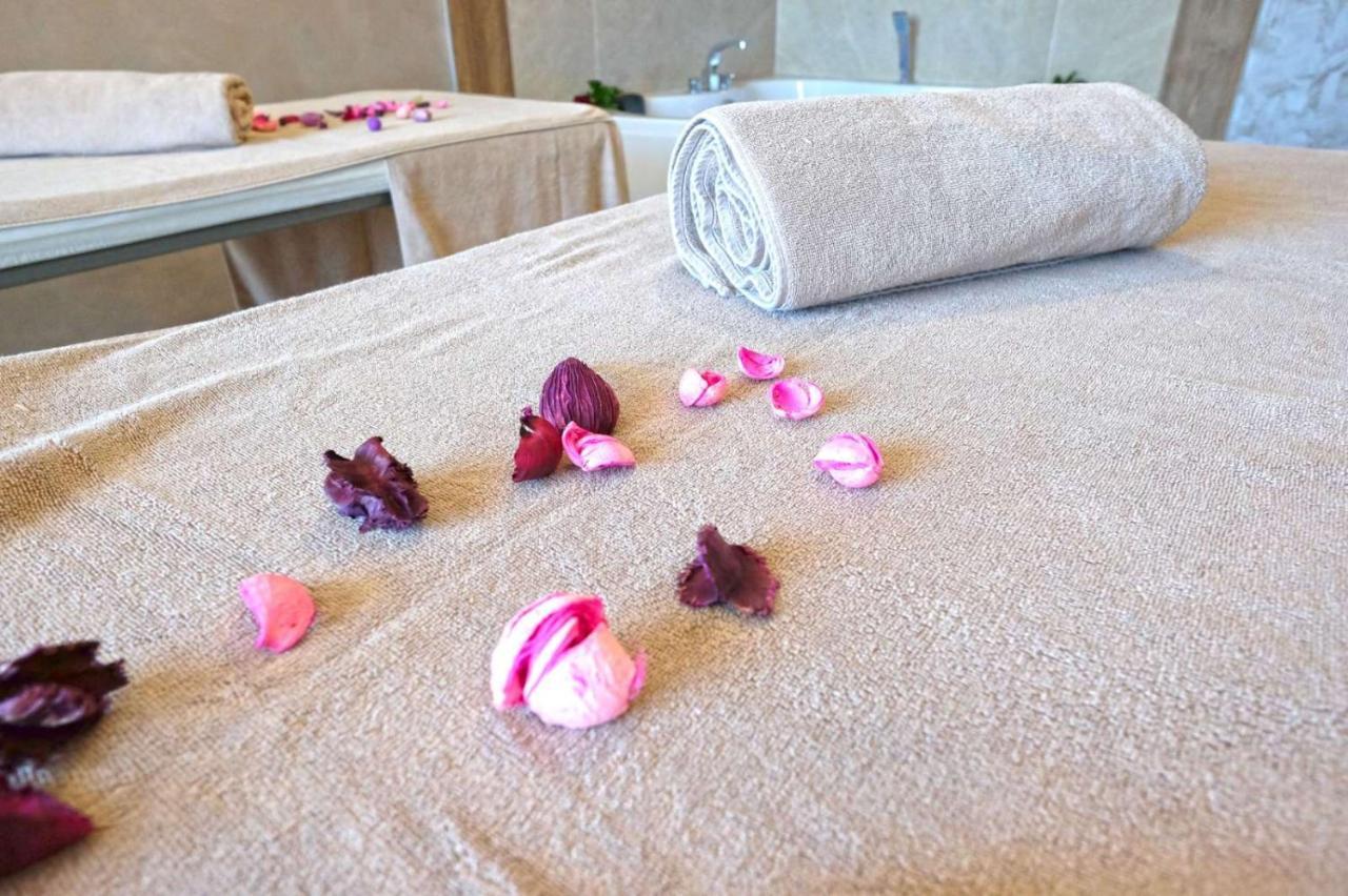 Paradise Hotel & Relax Center Pomorie Buitenkant foto