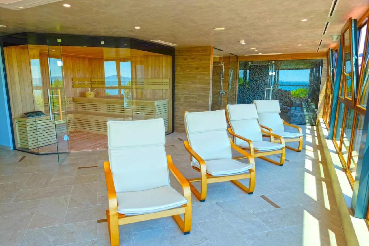 Paradise Hotel & Relax Center Pomorie Buitenkant foto