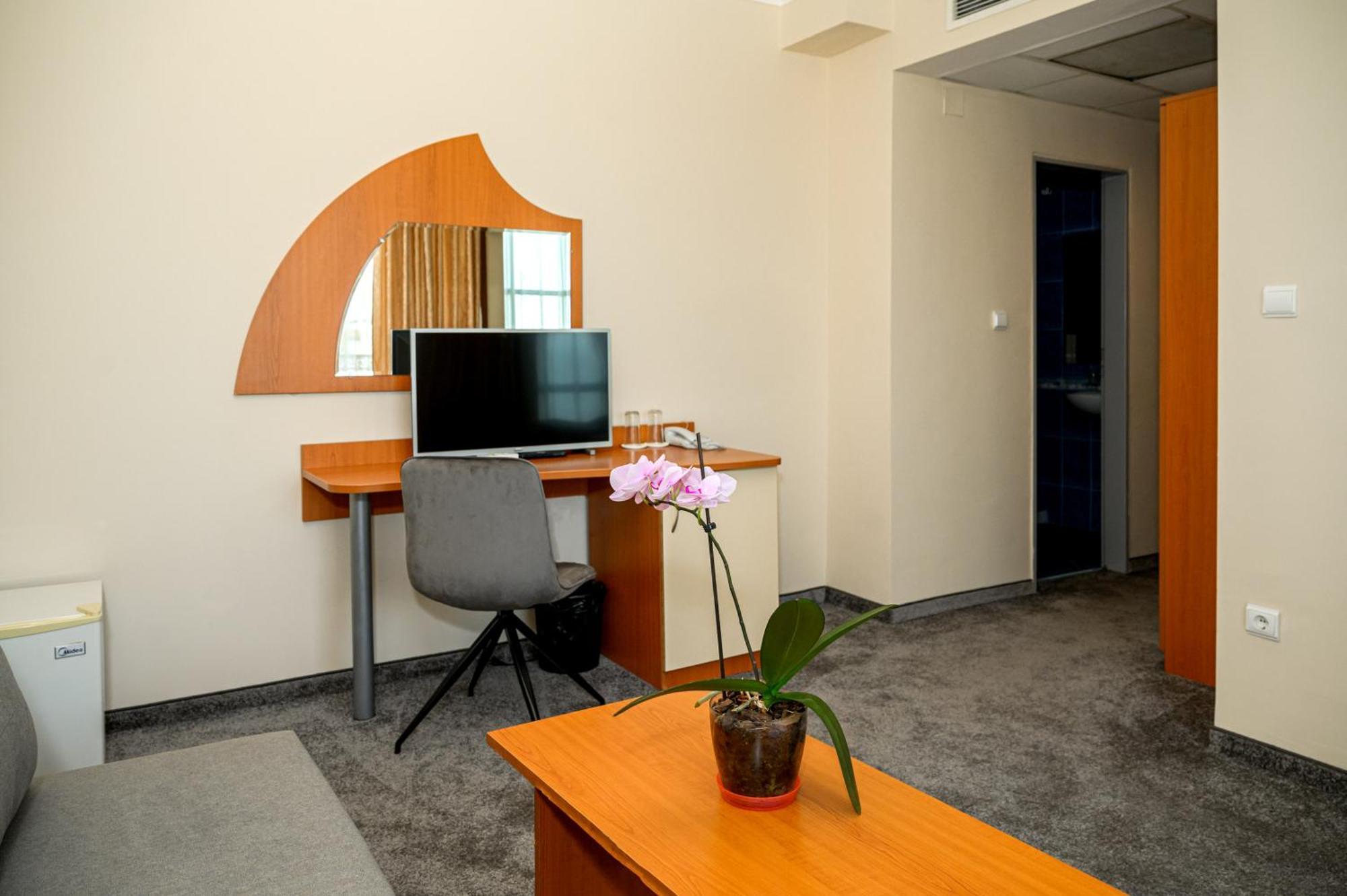 Paradise Hotel & Relax Center Pomorie Buitenkant foto