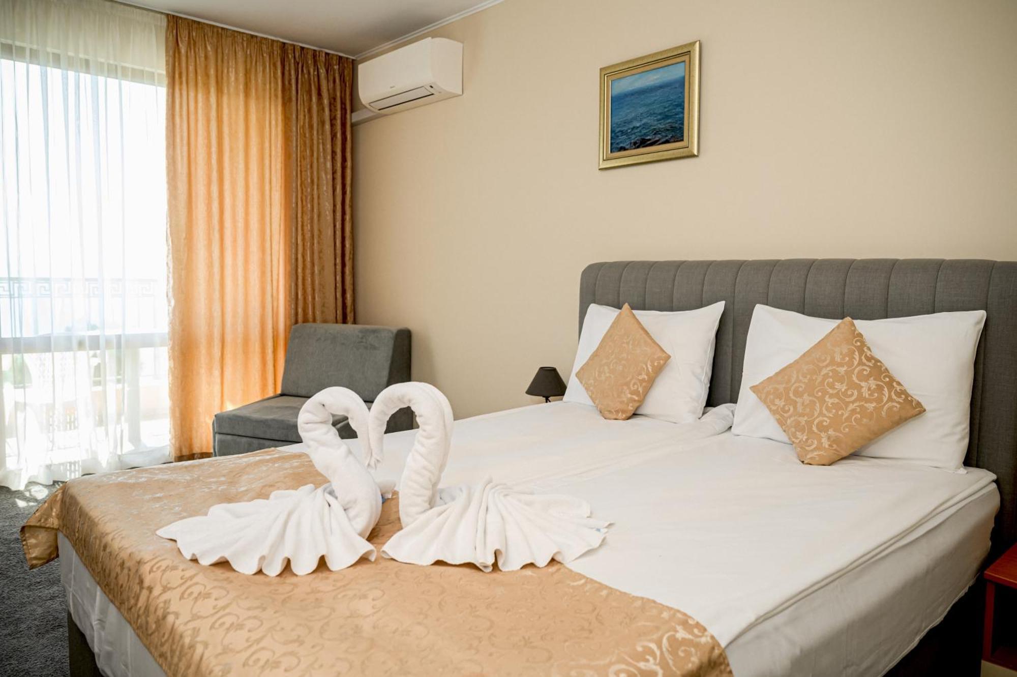 Paradise Hotel & Relax Center Pomorie Buitenkant foto